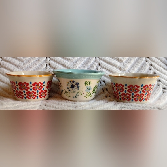 3 Pioneer Woman Multicolor Scalloped Ramekin Flower Spring - Picture 7 of 7